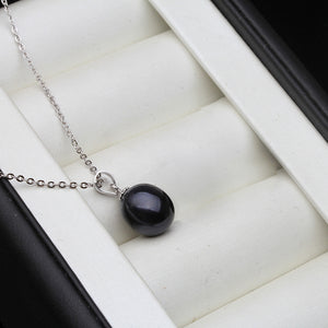 Beautiful Cultured Freshwater Pearl Pendant on 18in. 925 Sterling Silver Chain