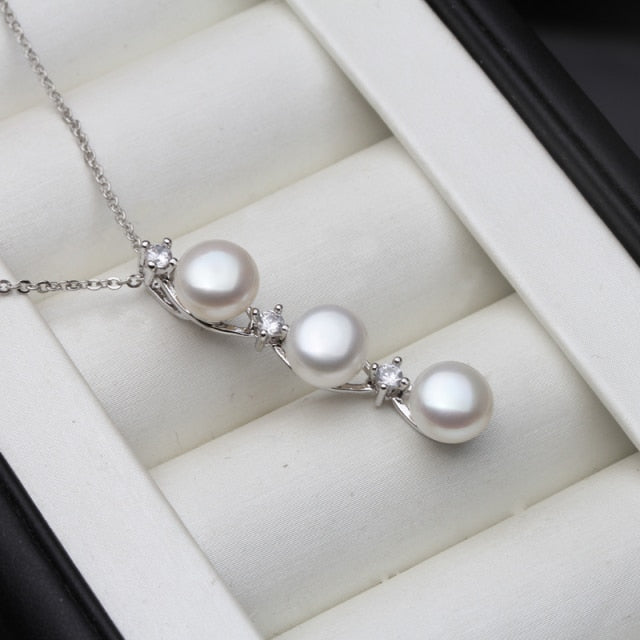 Classic Freshwater Pearl Pendant Necklace