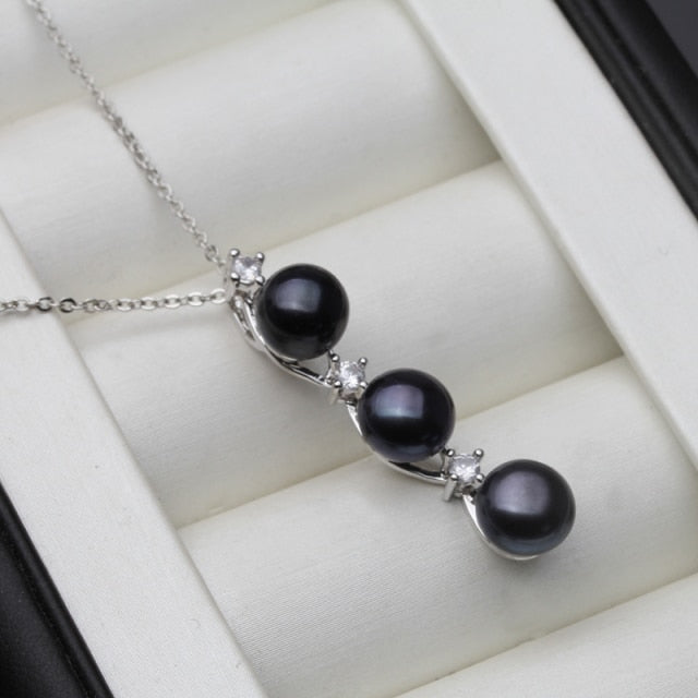 Classic Freshwater Pearl Pendant Necklace