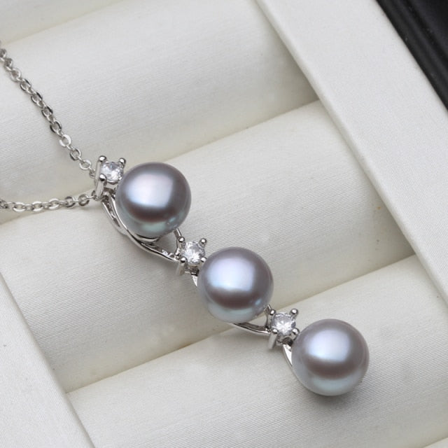 Classic Freshwater Pearl Pendant Necklace