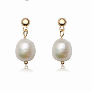 Elegant White Natural Pearl Stud Earrings on 925 Sterling Silver